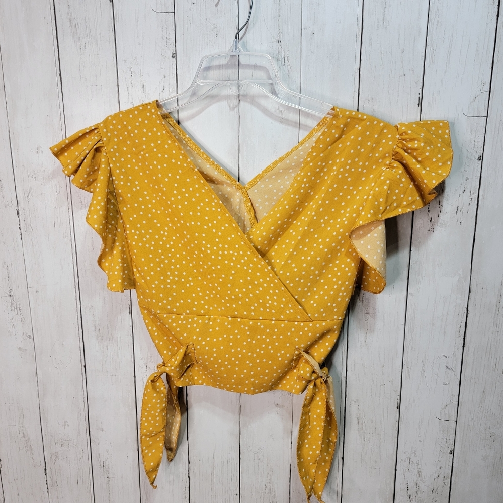 New! Blanche Mustard Yellow Flutter Sleeve Cropped Blouse Shirt Size M/L.